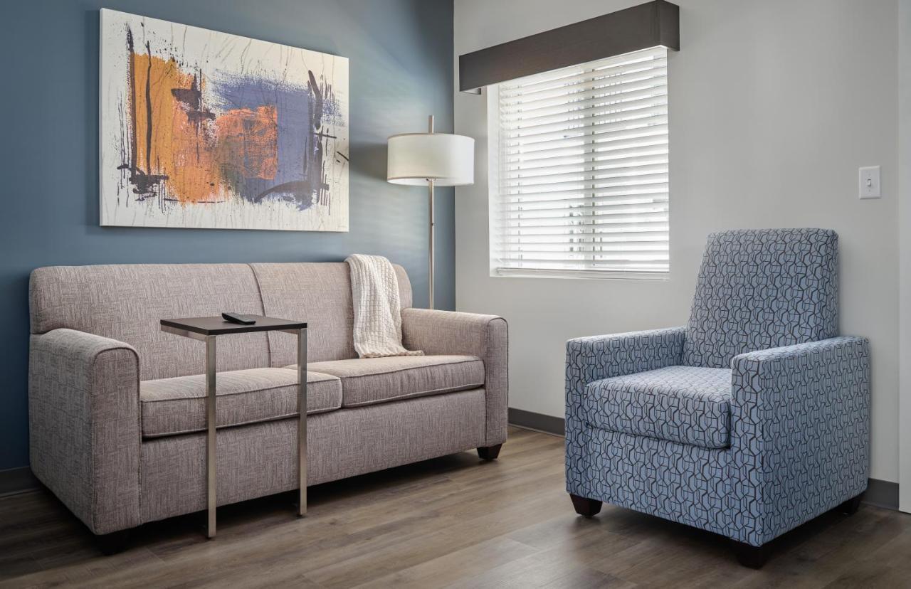 Live Oak Stayapt Suites San Antonio-Randolph מראה חיצוני תמונה