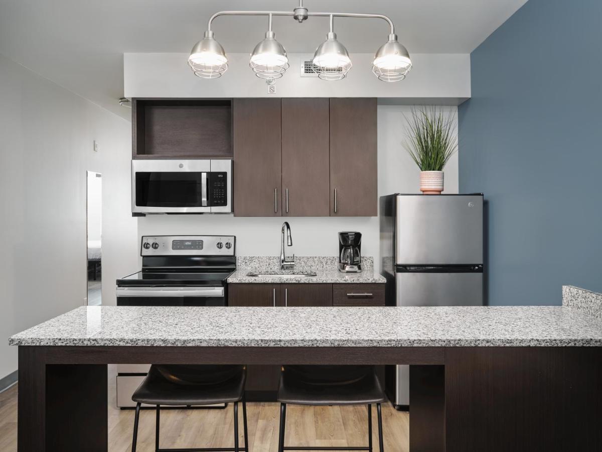 Live Oak Stayapt Suites San Antonio-Randolph מראה חיצוני תמונה